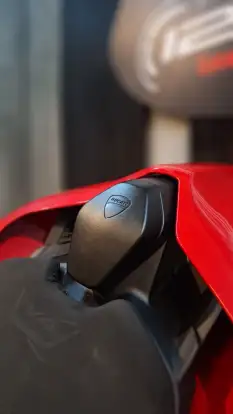 DUCATI-PANIGALE V4 S-2022