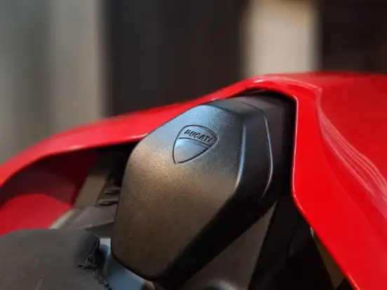 DUCATI-PANIGALE V4 S DUCATI-PANIGALE V4 S-2022