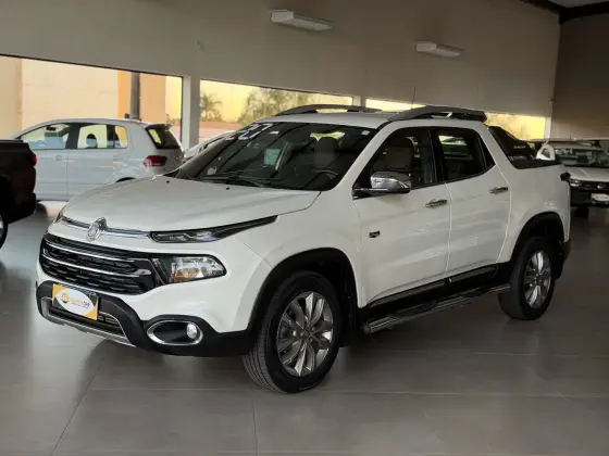 FIAT TORO 2.0 16V TURBO DIESEL RANCH 4WD AT9 FIAT TORO 2.0 16V TURBO DIESEL RANCH 4WD AT9