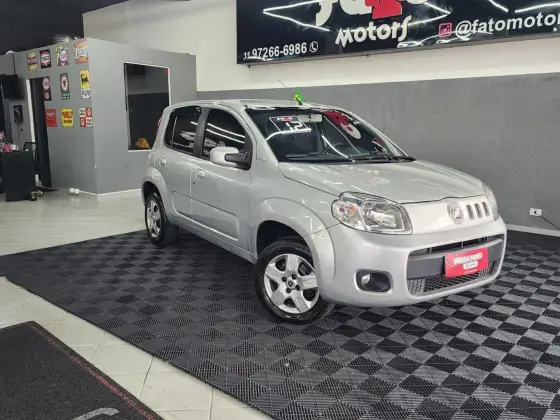 FIAT UNO 1.0 VIVACE 8V FLEX 4P MANUAL FIAT UNO 1.0 VIVACE 8V FLEX 4P MANUAL