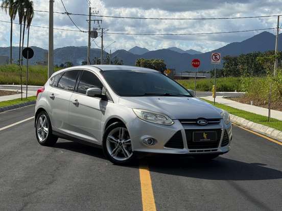 FORD-FOCUS-2014