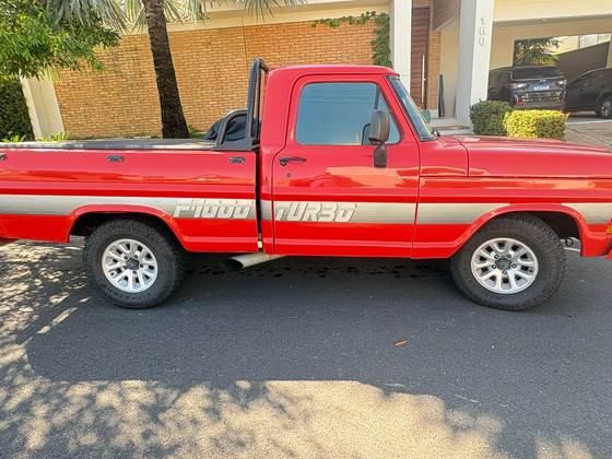 FORD F-1000 3.9 SUPER SÉRIE 4X2 CS 8V TURBO DIESEL 2P MANUAL