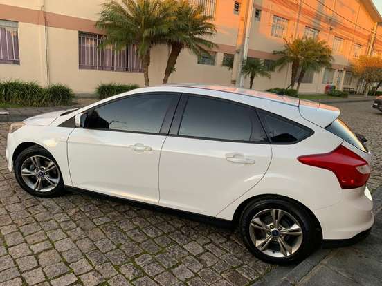 FORD-FOCUS-2015