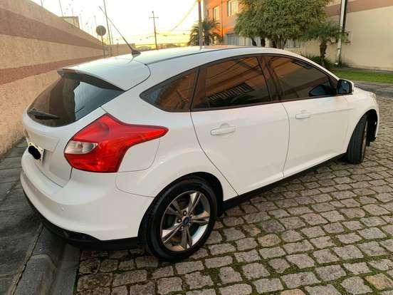FORD-FOCUS-2015