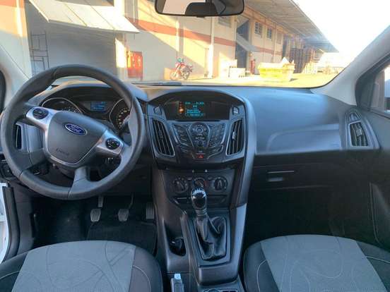 FORD-FOCUS-2015