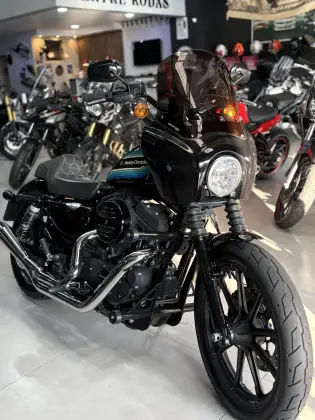 HARLEY-DAVIDSON SPORTSTER IRON 1200 