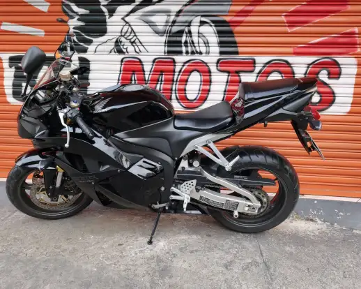HONDA-CBR 600RR-2011