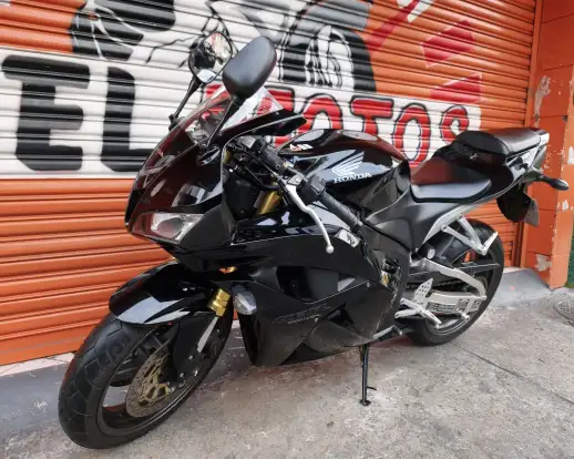 HONDA-CBR 600RR-2011