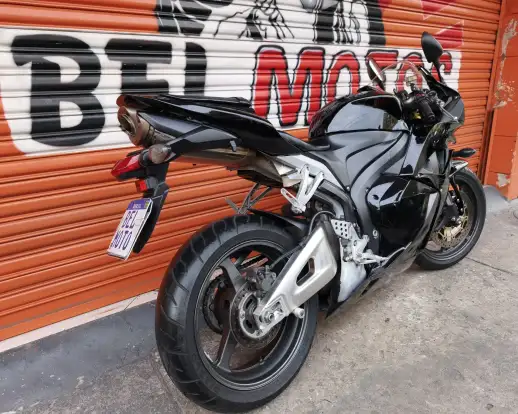 HONDA-CBR 600RR-2011
