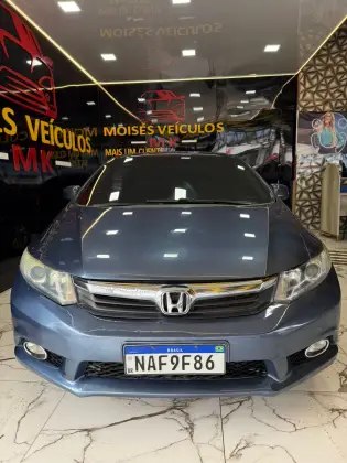 HONDA CIVIC 1.8 LXS 16V FLEX 4P AUTOMÁTICO HONDA CIVIC 1.8 LXS 16V FLEX 4P AUTOMÁTICO