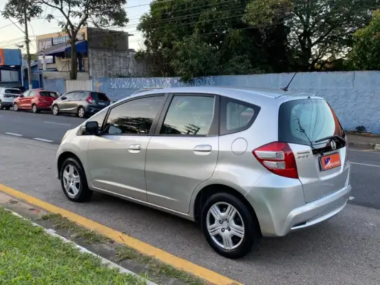 HONDA-FIT-1.4 DX 16V FLEX 4P MANUAL HONDA-FIT-2013