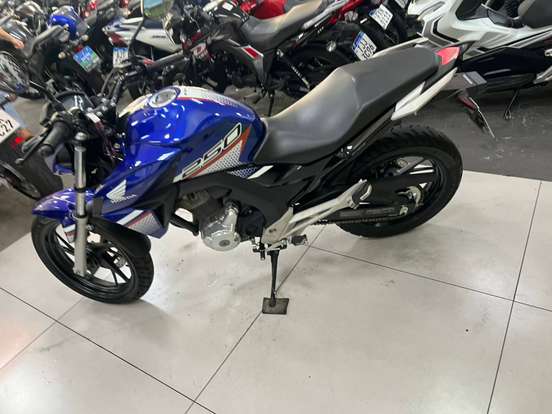 HONDA-CB TWISTER-2022