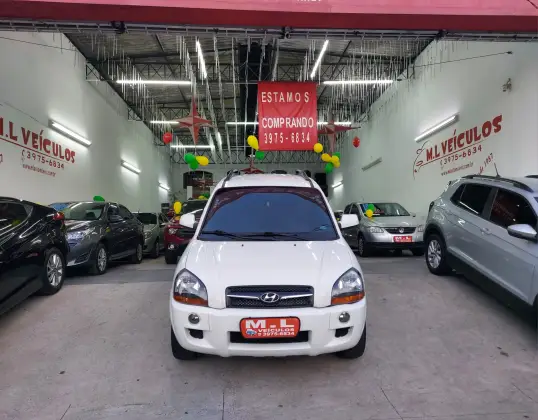 HYUNDAI TUCSON 2.0 MPFI GLS 16V 143CV 2WD FLEX 4P AUTOMÁTICO HYUNDAI TUCSON 2.0 MPFI GLS 16V 143CV 2WD FLEX 4P AUTOMÁTICO