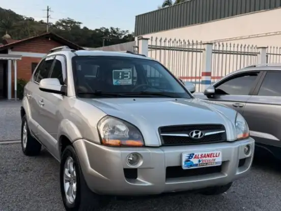 HYUNDAI-TUCSON-2.0 MPFI GLS 16V 143CV 2WD GASOLINA 4P AUTOMÁTICO HYUNDAI-TUCSON-2012