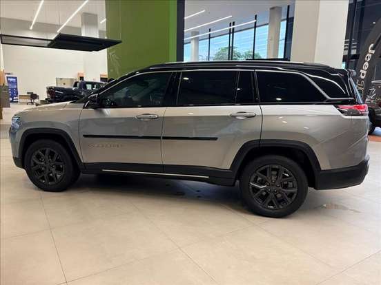 JEEP-COMMANDER-2025