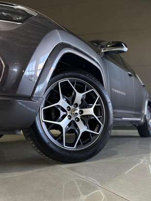 JEEP-COMMANDER-2025