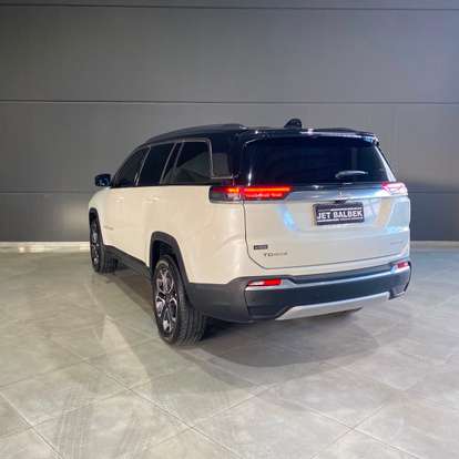 JEEP-COMMANDER-2024