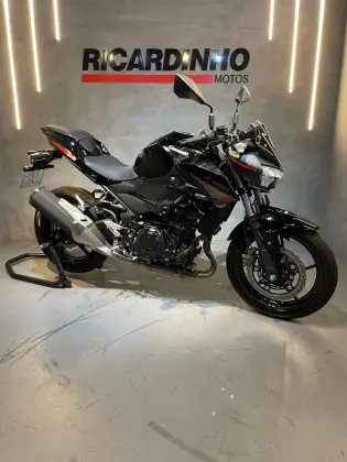 KAWASAKI Z400 KAWASAKI Z400