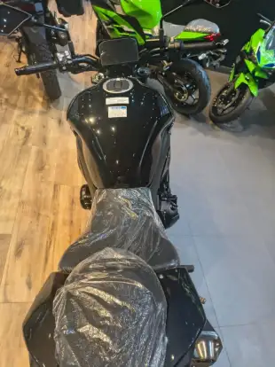 KAWASAKI-Z900-2026