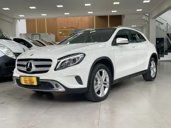 MERCEDES-BENZ GLA 200 1.6 CGI ENDURO 16V TURBO FLEX 4P AUTOMÁTICO