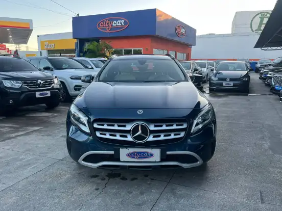 MERCEDES-BENZ-GLA 200-2019