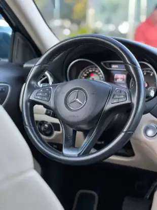 MERCEDES-BENZ-GLA 200-2019