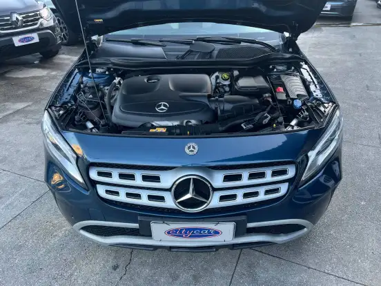 MERCEDES-BENZ-GLA 200-2019