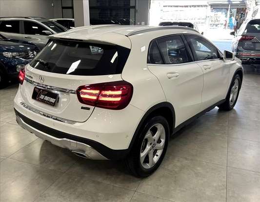 MERCEDES-BENZ-GLA 200-2018