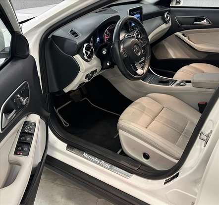MERCEDES-BENZ-GLA 200-2018