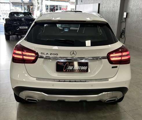 MERCEDES-BENZ-GLA 200-2018