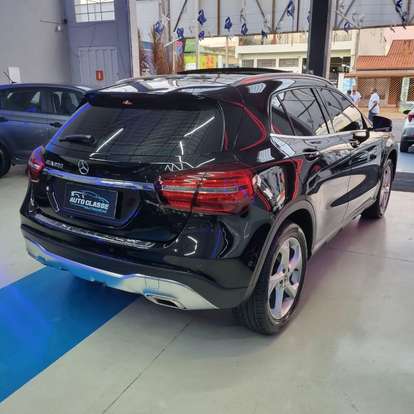 MERCEDES-BENZ-GLA 200-2019