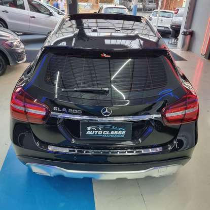 MERCEDES-BENZ-GLA 200-2019