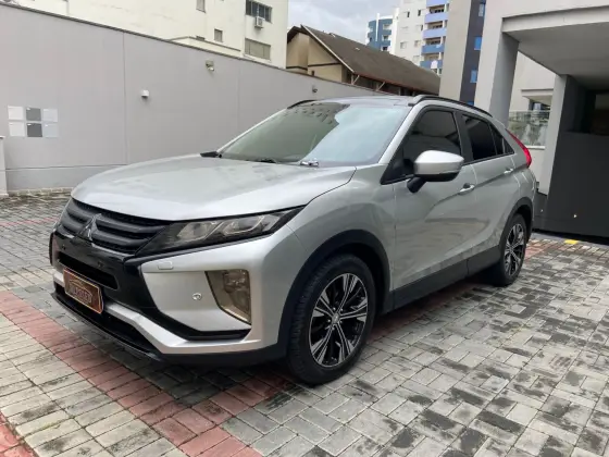 MITSUBISHI ECLIPSE CROSS 1.5 MIVEC TURBO GASOLINA HPE-S AWD CVT MITSUBISHI ECLIPSE CROSS 1.5 MIVEC TURBO GASOLINA HPE-S AWD CVT
