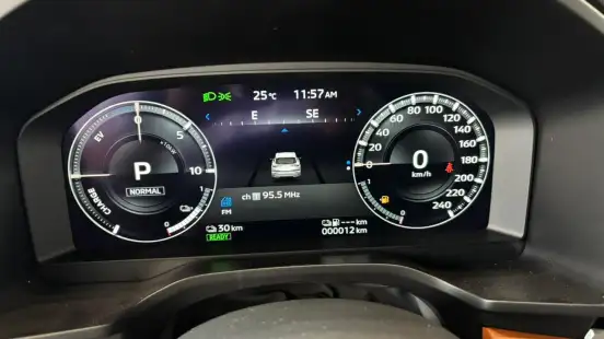 MITSUBISHI-OUTLANDER-2025