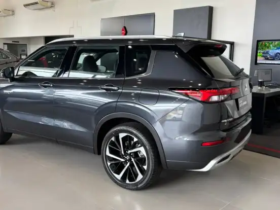 MITSUBISHI-OUTLANDER-2.4 PHEV SIGNATURE S-AWC DHT MITSUBISHI-OUTLANDER-2025