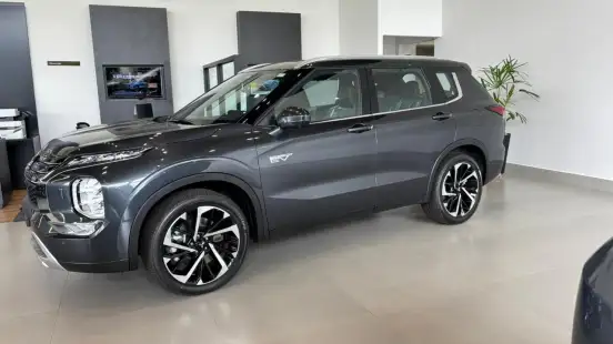 MITSUBISHI-OUTLANDER-2.4 PHEV SIGNATURE S-AWC DHT MITSUBISHI-OUTLANDER-2025