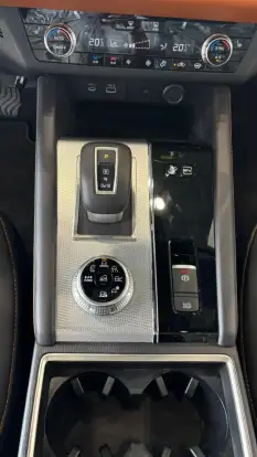 MITSUBISHI-OUTLANDER-2025