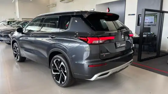MITSUBISHI-OUTLANDER-2025
