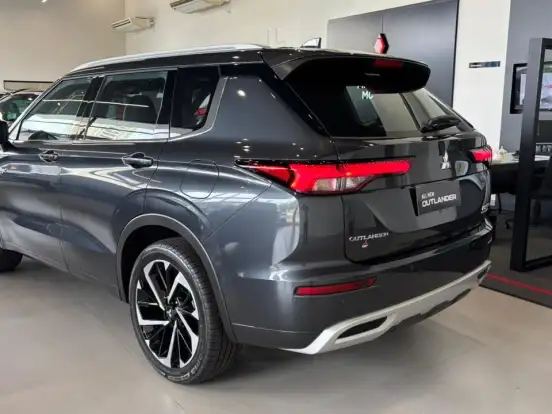 MITSUBISHI-OUTLANDER-2.4 PHEV SIGNATURE S-AWC DHT MITSUBISHI-OUTLANDER-2025