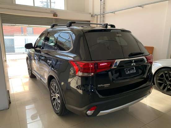 MITSUBISHI-OUTLANDER-2016