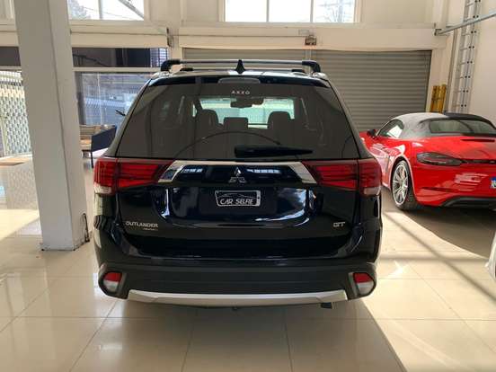 MITSUBISHI-OUTLANDER-3.0 GT 4X4 V6 24V GASOLINA 4P AUTOMÁTICO MITSUBISHI-OUTLANDER-2016