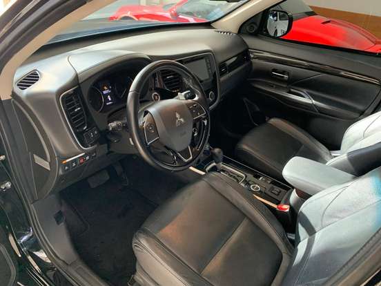 MITSUBISHI-OUTLANDER-3.0 GT 4X4 V6 24V GASOLINA 4P AUTOMÁTICO MITSUBISHI-OUTLANDER-2016