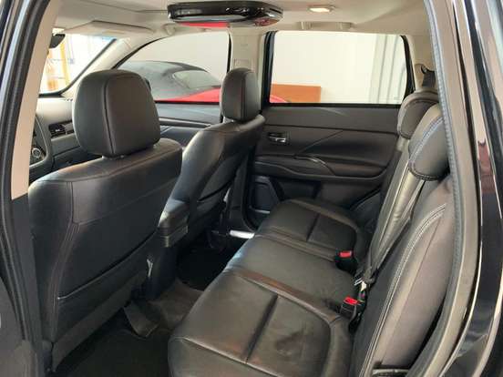 MITSUBISHI-OUTLANDER-3.0 GT 4X4 V6 24V GASOLINA 4P AUTOMÁTICO MITSUBISHI-OUTLANDER-2016