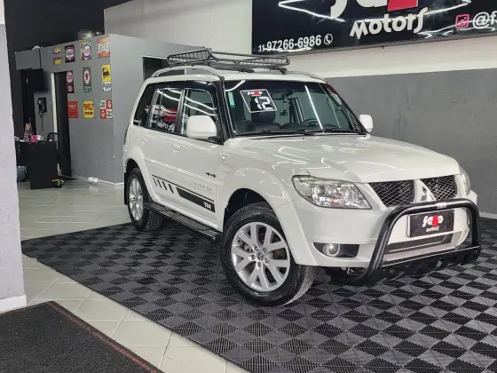 MITSUBISHI PAJERO 2.5 HD 4X4 8V TURBO INTERCOOLER DIESEL 4P MANUAL MITSUBISHI PAJERO 2.5 HD 4X4 8V TURBO INTERCOOLER DIESEL 4P MANUAL