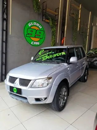 MITSUBISHI PAJERO 2.5 HD 4X4 8V TURBO INTERCOOLER DIESEL 4P MANUAL MITSUBISHI PAJERO 2.5 HD 4X4 8V TURBO INTERCOOLER DIESEL 4P MANUAL