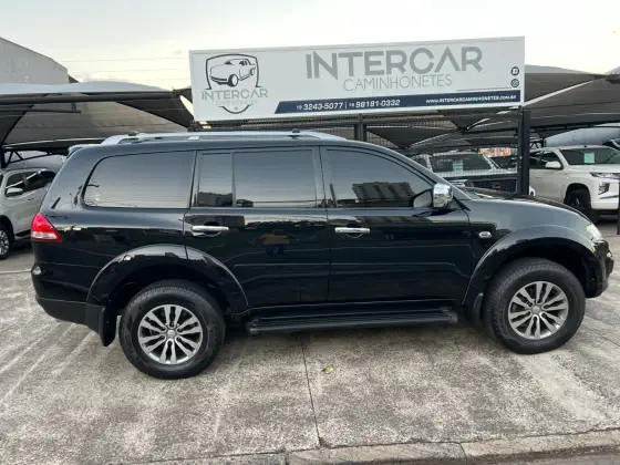 MITSUBISHI PAJERO 3.2 HPE 4X4 7 LUGARES 16V TURBO INTERCOOLER DIESEL 4P AUTOMÁTICO MITSUBISHI PAJERO 3.2 HPE 4X4 7 LUGARES 16V TURBO INTERCOOLER DIESEL 4P AUTOMÁTICO