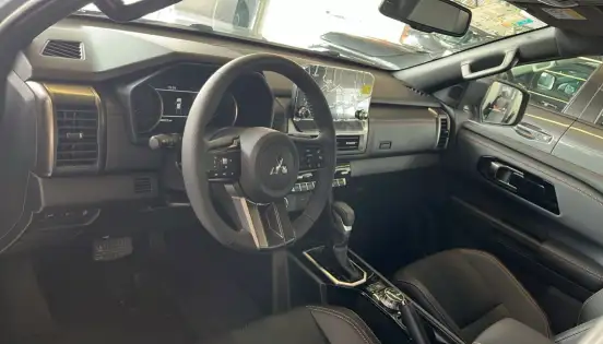 MITSUBISHI-TRITON-2025