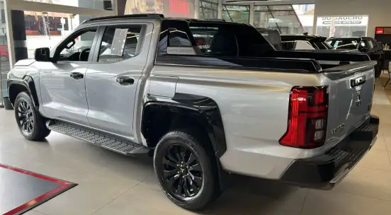 MITSUBISHI-TRITON-2025