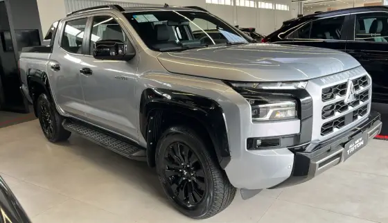 MITSUBISHI TRITON 2.4 BITURBO DIESEL CD KATANA 4X4 AUTOMÁTICO MITSUBISHI TRITON 2.4 BITURBO DIESEL CD KATANA 4X4 AUTOMÁTICO