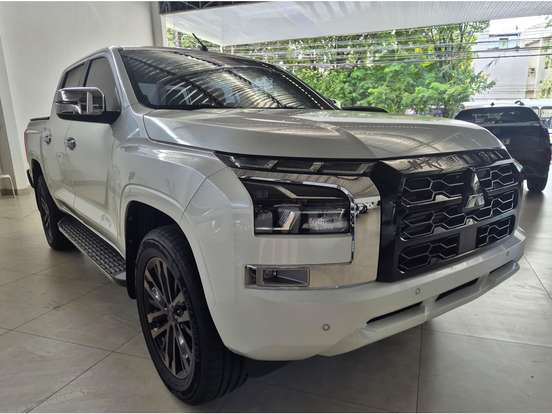 MITSUBISHI-TRITON-2025